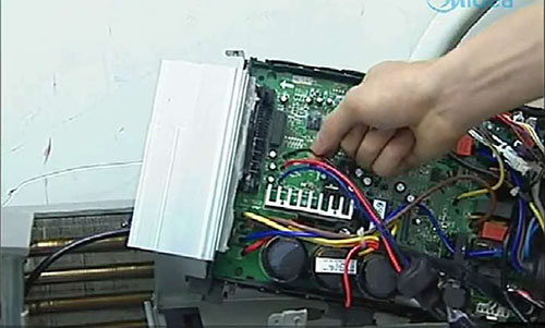 新乡美的空调电话是多少