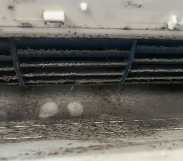 新乡空调吹的风有股烧焦味是怎么回事